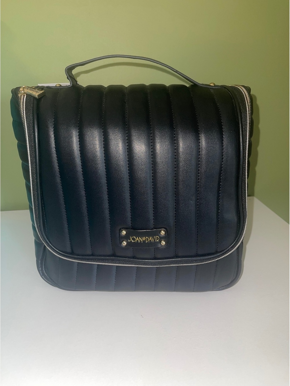 Joan&david hanging toiletry bag